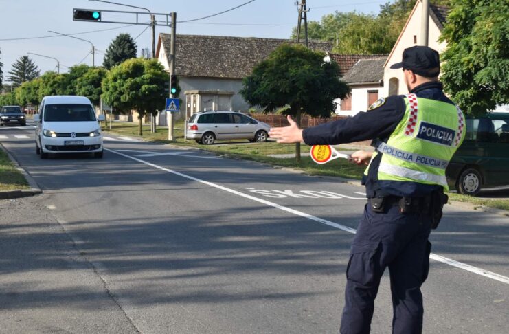 Policija u 24 sata utvrdila 126 prekršaja brzine