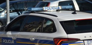 Maloljetnik u centru Osijeka zamolio 79-godišnjakinju za novac pa joj oteo novčanik