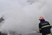 Vatrogasci gasili požar žita i starih traktorskih guma u Vardarcu