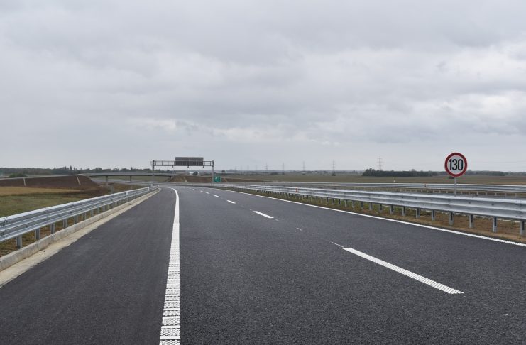 Na autocesti A5 pregledano 21 vozilo: utvrđeno 13 prekršaja i pronađeno 600 ručno izrađenih cigareta