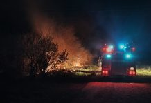 Požar u Petlovcu: Gorjelo odbačeno smeće uz kanal