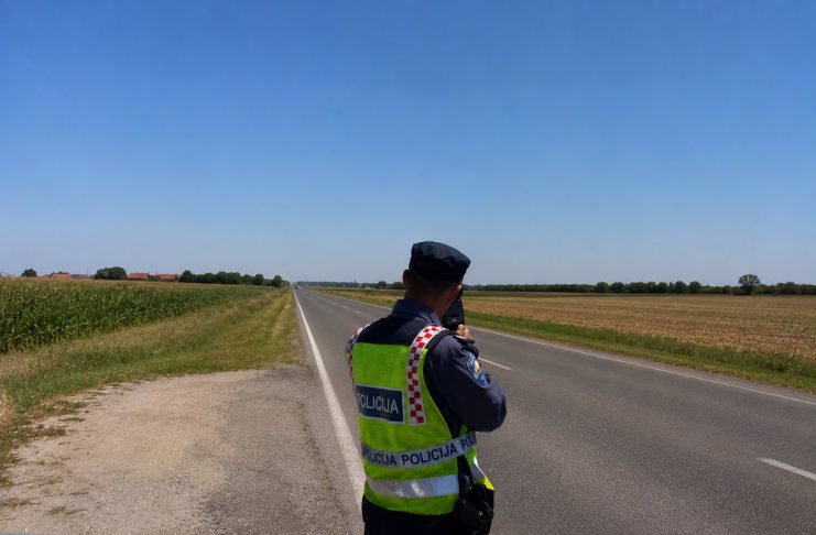 Kod Darde zaustavljen 63-godišnjak – vozio kombi s 2,43 promila i prekoračio brzinu