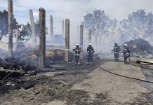 Nakon noćnog požara u Podolju jutros 12 vatrogasaca s četiri navalna vozila nastavilo dogašivanje požarišta