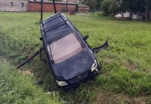 Doznajemo detalje: Pijan sletio s ceste i završio na krovu, vatrogasci izvlačili ozlijeđene