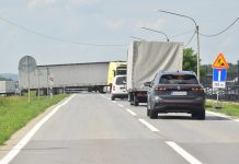 Unatoč znakovima za obilazak, brojni vozači dolazili do zatvorenog prijelaza kod Švajcarnice