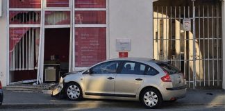 Ukradenim automobilom zabio se u izlog osiguravajuće kuće u Osijeku
