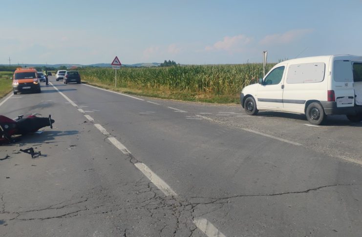 Motociklist ozlijeđen u sudaru kod Kneževih Vinograda, policija kaznila oba vozača