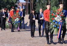 U Osijeku položeni vijenci uoči Dana pobjede i domovinske zahvalnosti