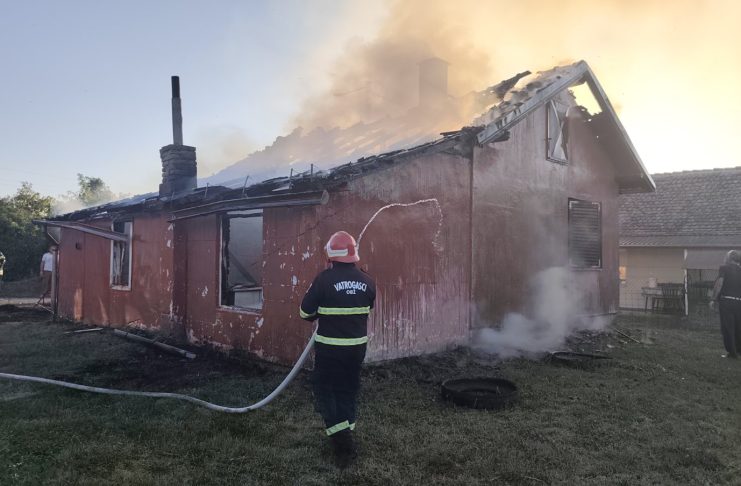 Palio osinjak brenerom pa zapalio kuću u Torjancima