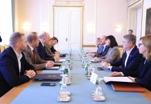 Ministar Šipić i županica Tramišak razgovarali o demografskom oporavku i novim kućama za mlade