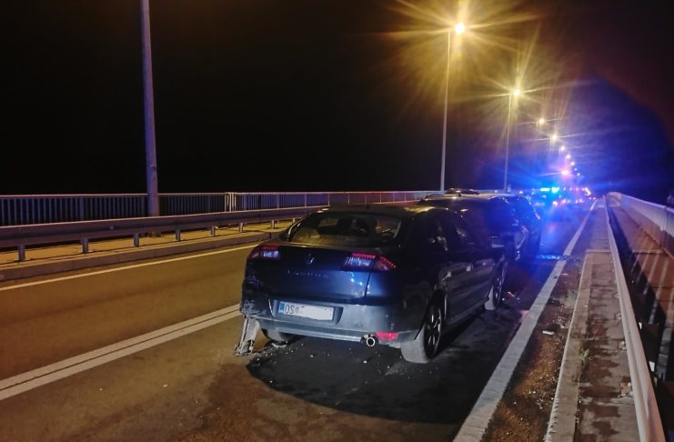 Lančani sudar četiri automobila na Dravskom mostu: Jedna osoba lakše ozlijeđena