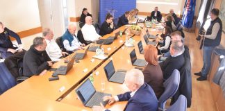 Održana sjednica Gradskog vijeća Belog Manastira: Poznati dobitnici gradskih priznanja, uvode se nagrade za najbolje učenike i njihove mentore